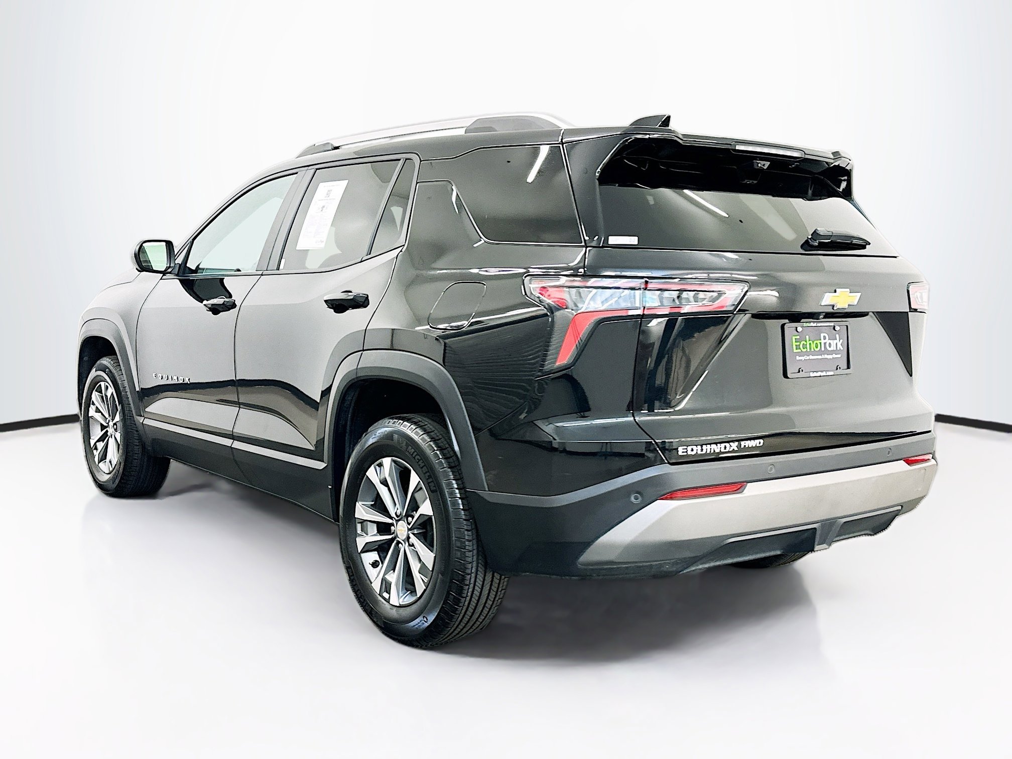 Used 2025 Chevrolet Equinox LT w/ Convenience Package II AWD/4WD image 5