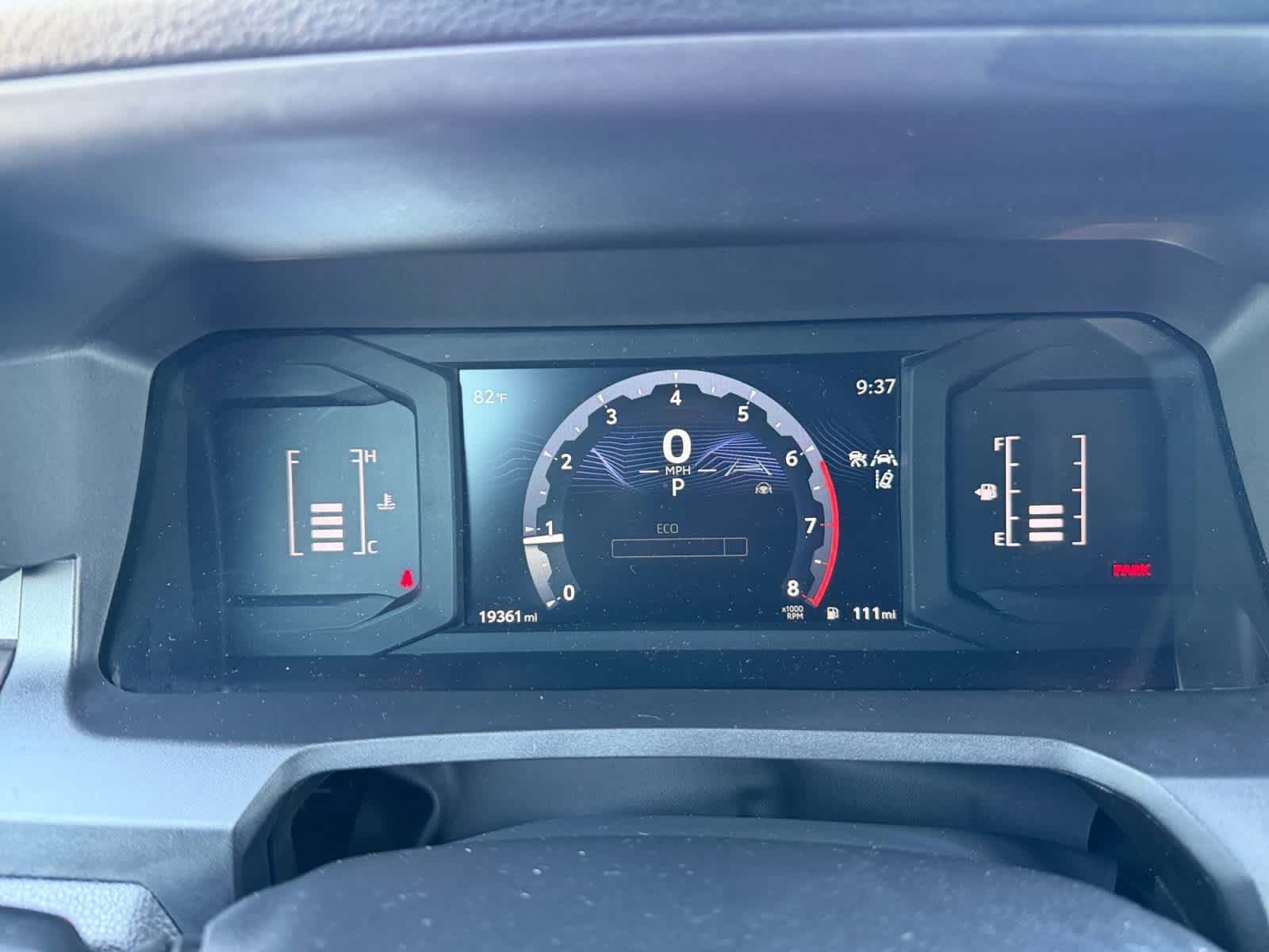 Used 2025 Toyota Tacoma SR5 AWD/4WD image 4