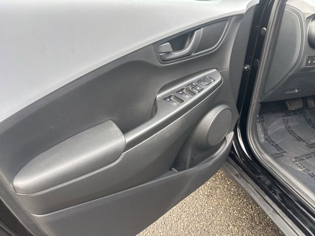 Used 2020 Hyundai Kona SEL w/ Cargo Package image 19