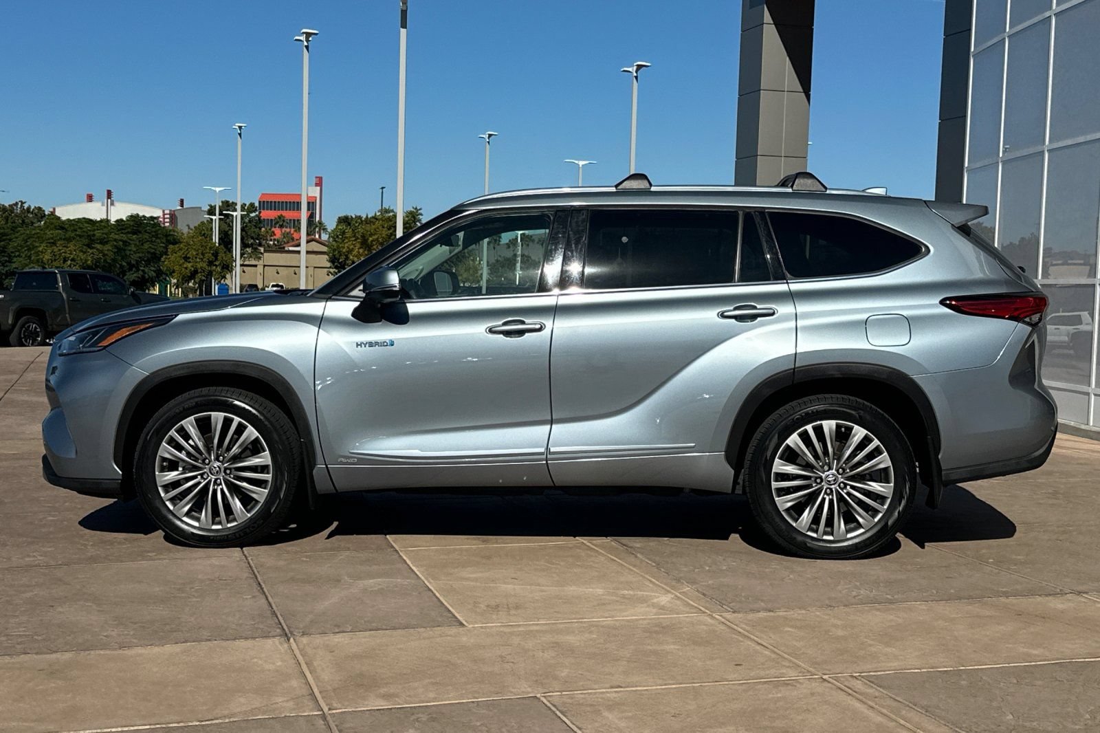 Certified 2021 Toyota Highlander Platinum AWD/4WD image 8