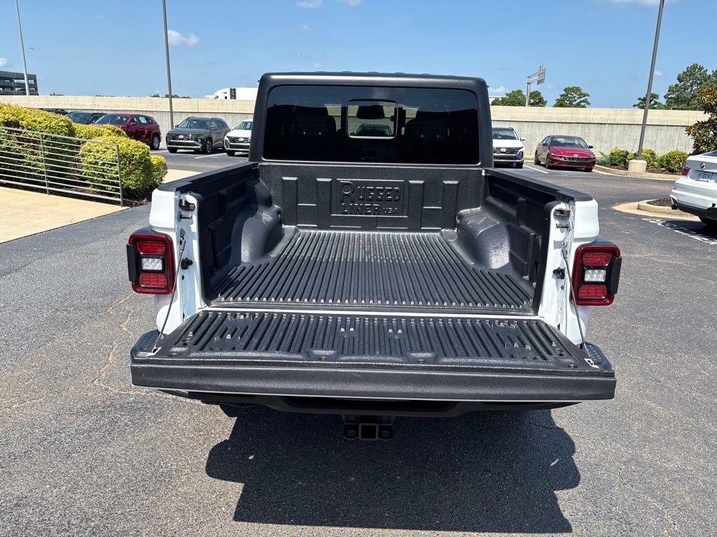 Used 2026 Jeep Gladiator Mojave AWD/4WD image 7
