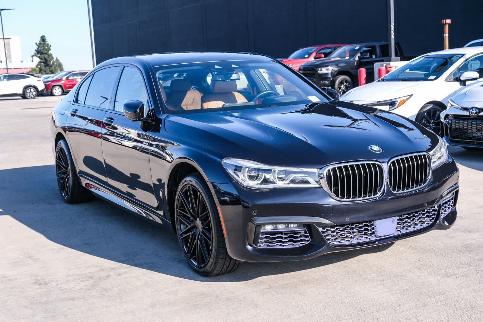 Used 2018 BMW 750i xDrive AWD/4WD image 3