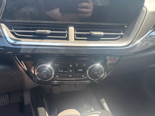 New 2026 Chevrolet Trax RS w/ Sunroof Package FWD image 23