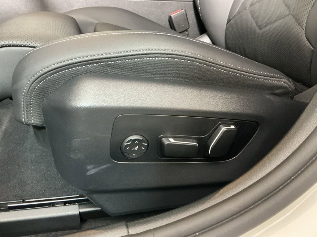 Certified 2025 BMW i5 eDrive40i image 20