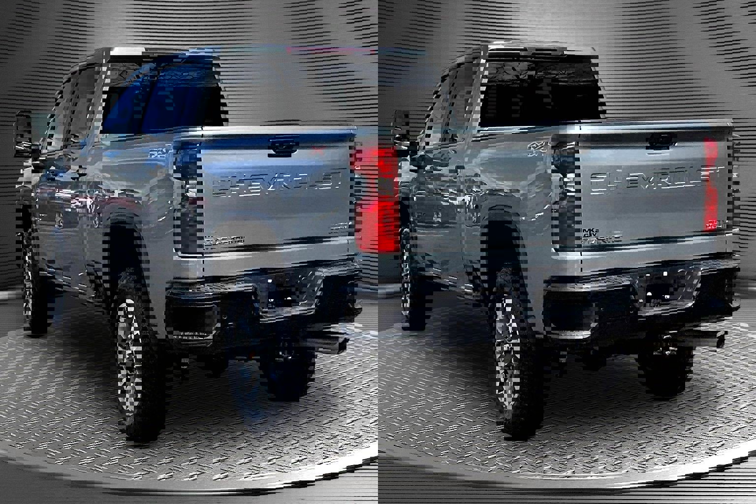 Used 2025 Chevrolet Silverado 2500 Custom w/ Custom Value Package image 4