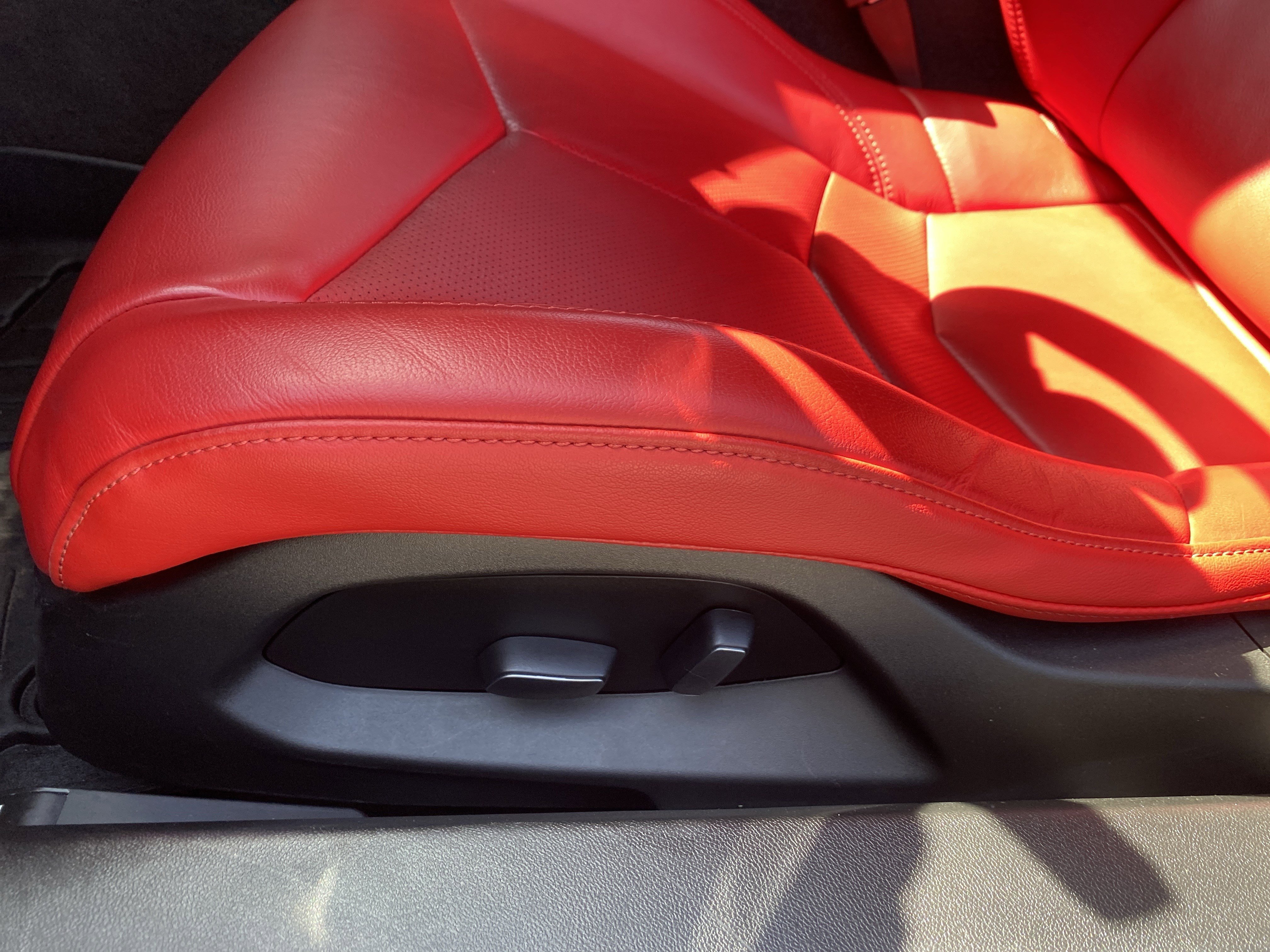 Used 2020 Chevrolet Corvette Stingray Coupe w/ 1LT image 24