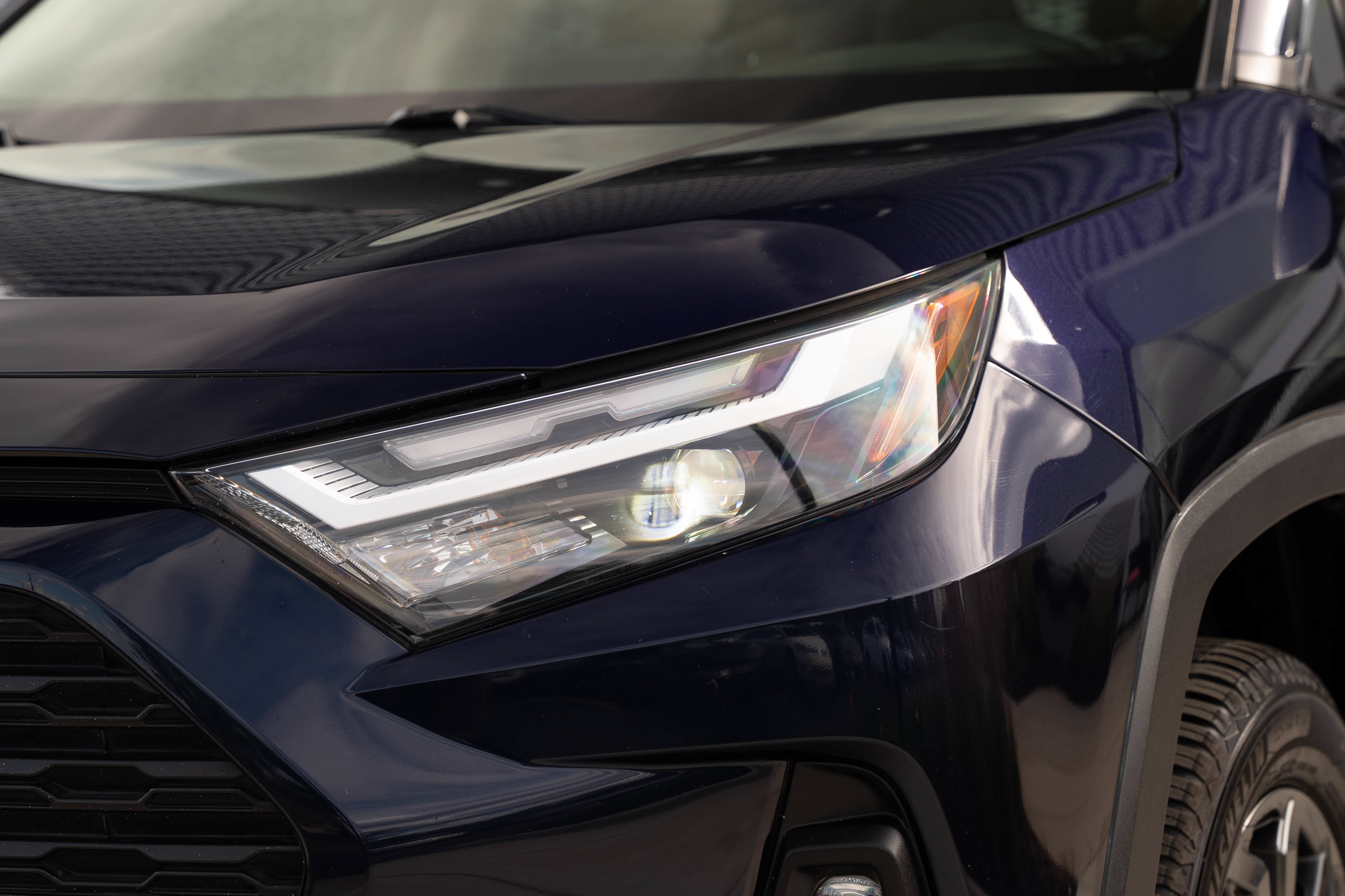 Used 2022 Toyota RAV4 XLE Premium AWD/4WD image 31