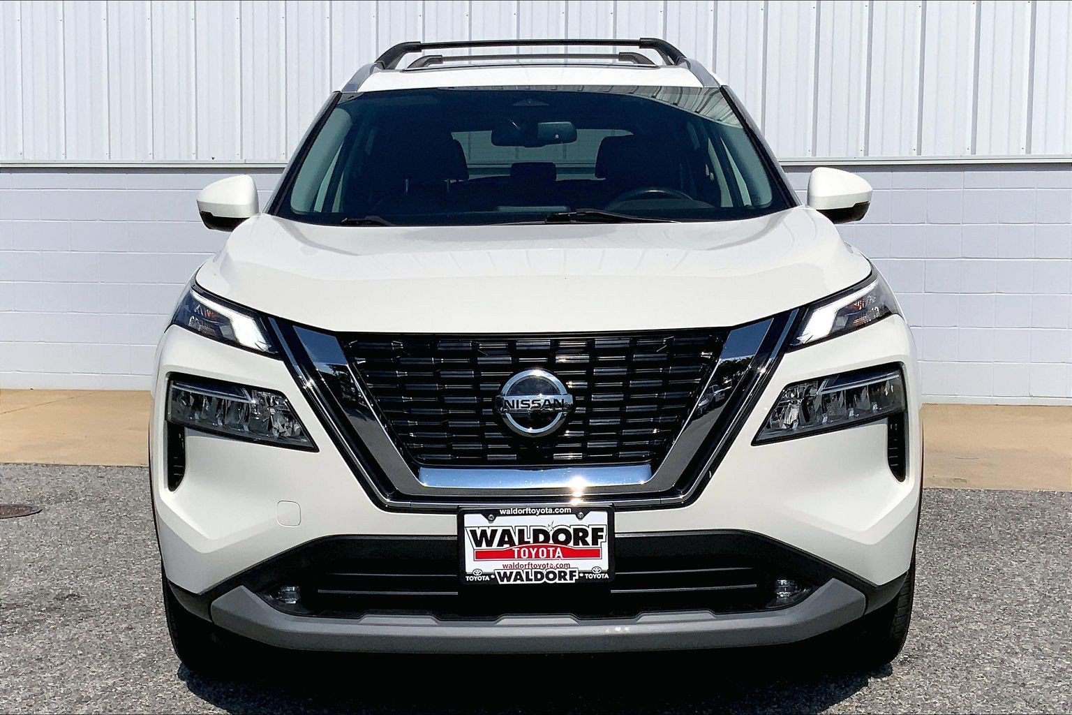 Used 2021 Nissan Rogue SL AWD/4WD image 3