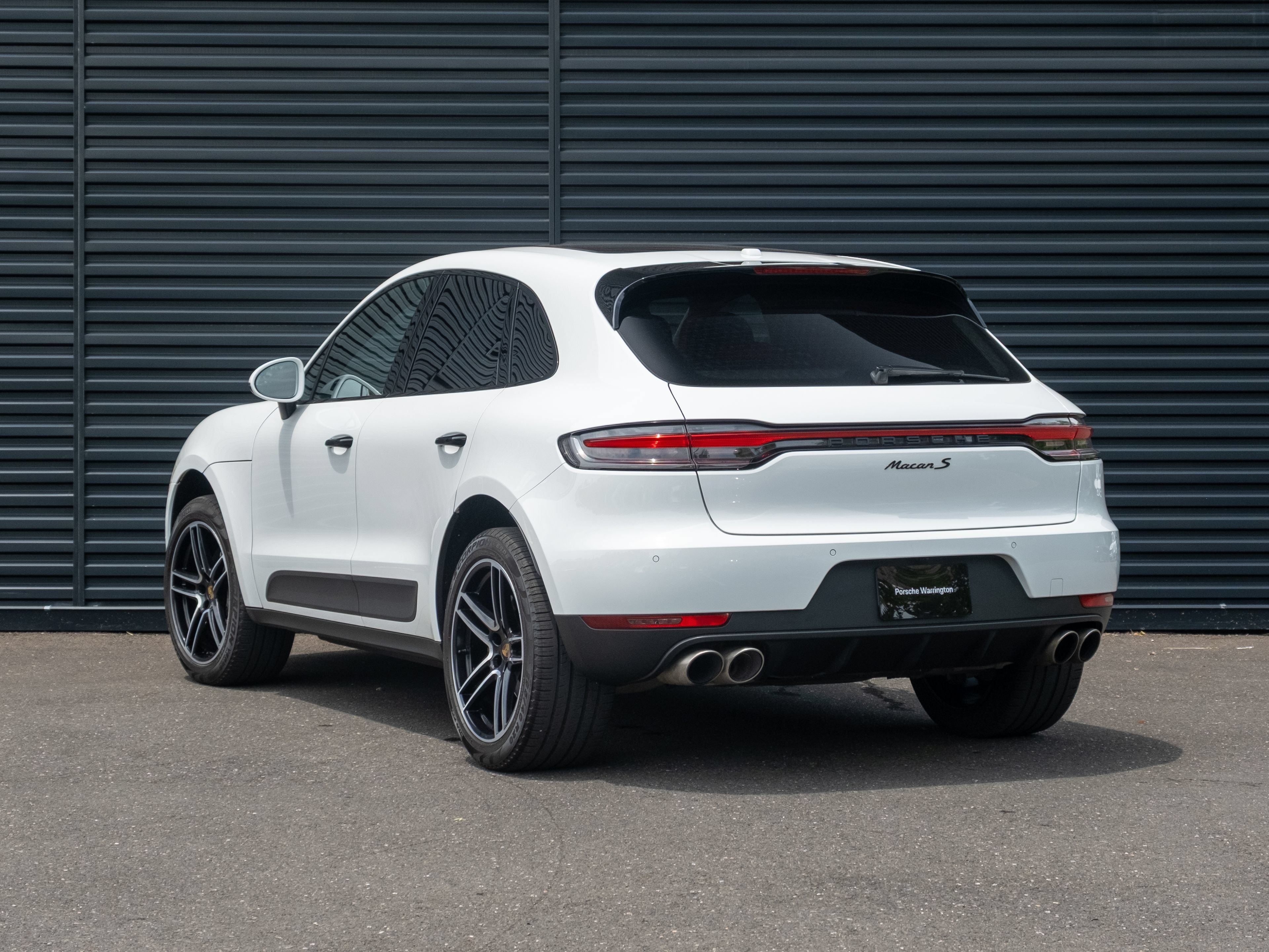 Certified 2021 Porsche Macan S AWD/4WD image 3