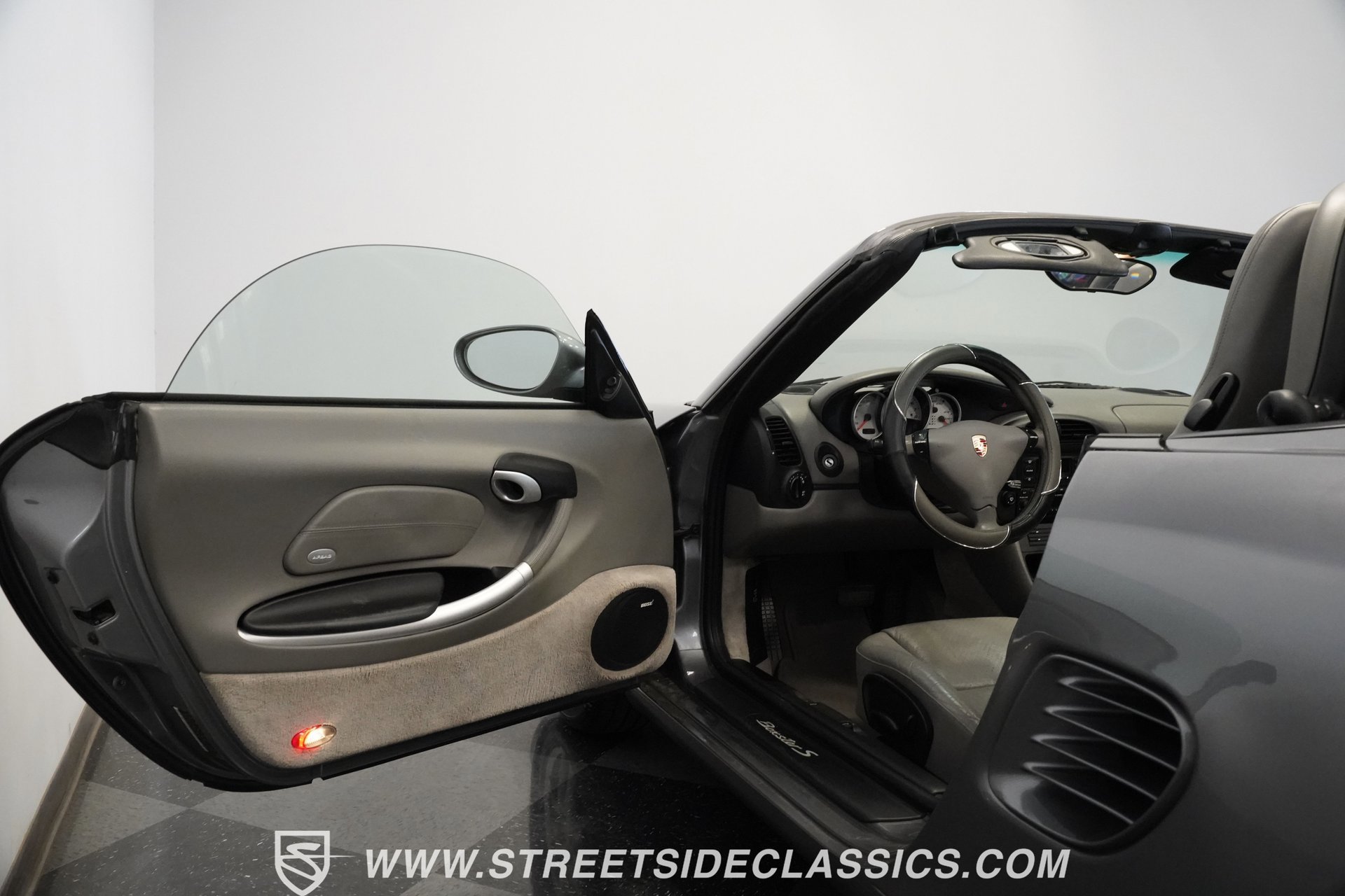 Used 2004 Porsche Boxster S image 38