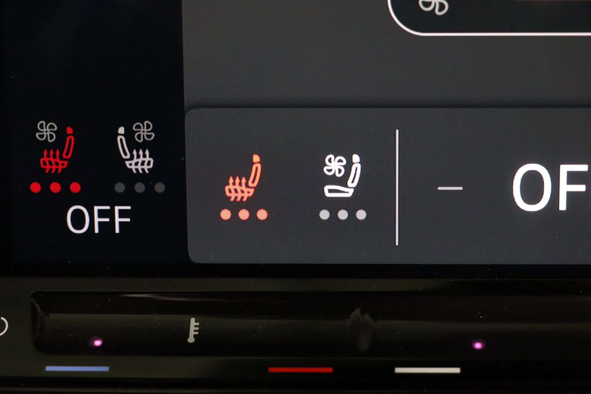 Used 2025 Volkswagen Atlas Peak Edition SE image 13