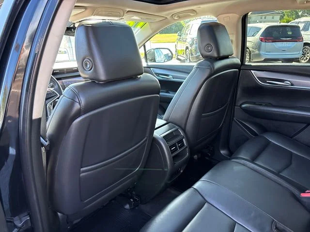 Used 2018 Cadillac XT5 Luxury AWD/4WD image 9