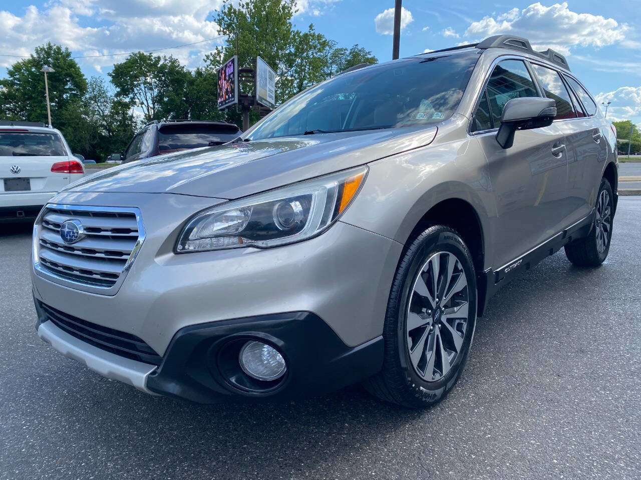 Used 2017 Subaru Outback 2.5i Limited AWD/4WD image 7