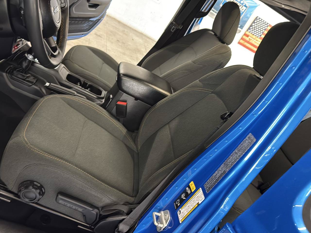 Used 2024 Jeep Wrangler Unlimited AWD/4WD image 9