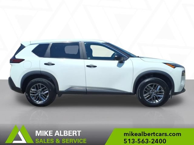 Used 2023 Nissan Rogue S AWD/4WD image 8