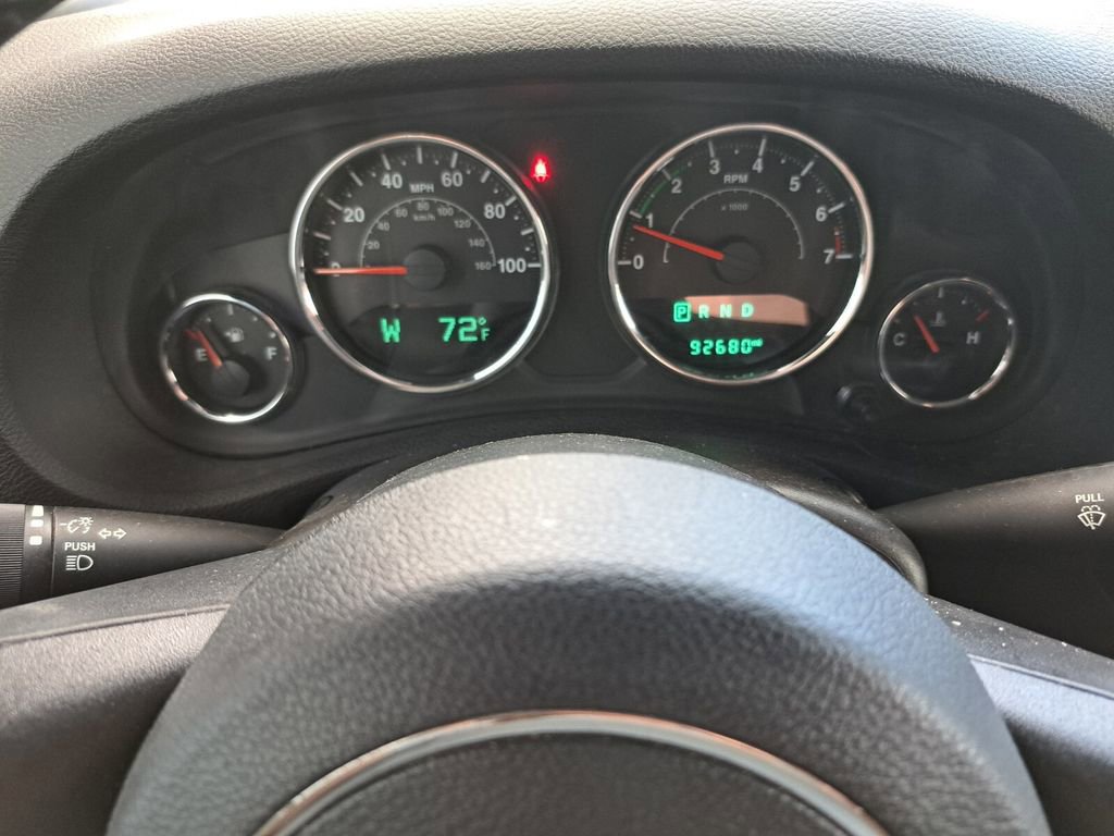 Used 2016 Jeep Wrangler Unlimited Sahara w/ Connectivity Group image 12