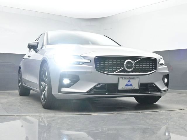 Used 2023 Volvo S60 B5 Core w/ Climate Package FWD image 11