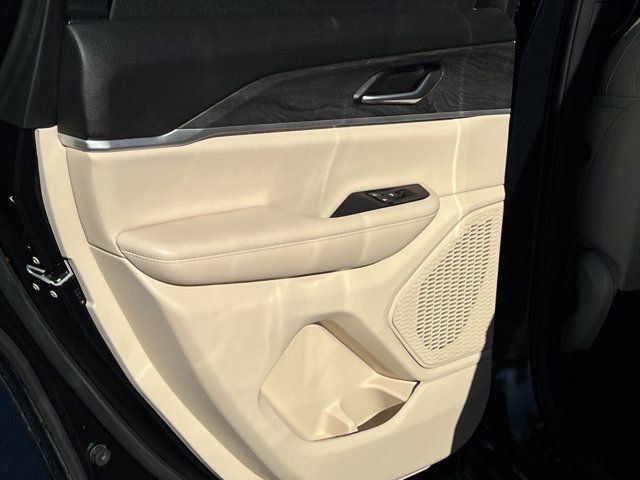 Certified 2024 Jeep Grand Cherokee Limited w/ Luxury Tech Group II image 27