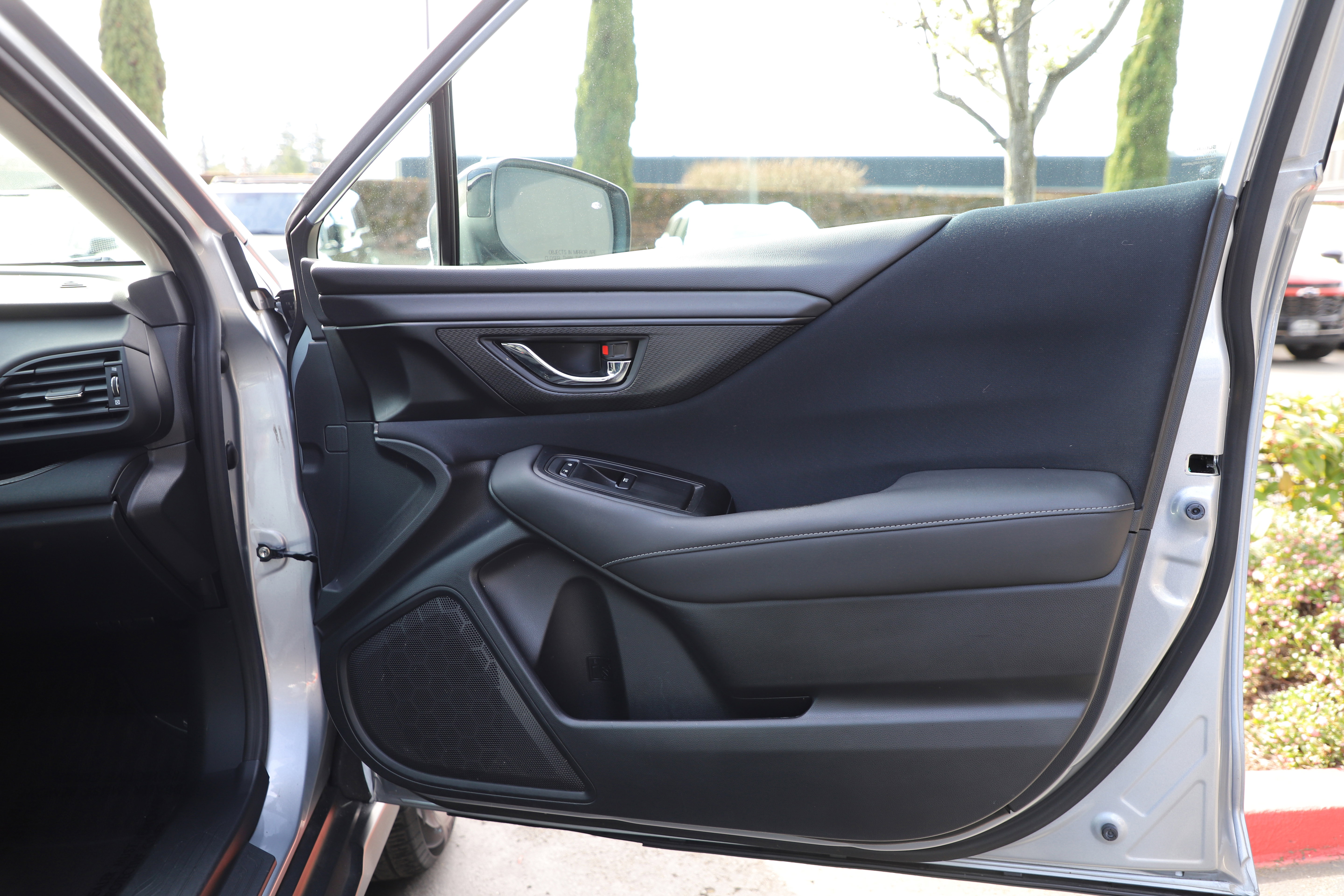 Used 2020 Subaru Outback Premium image 7
