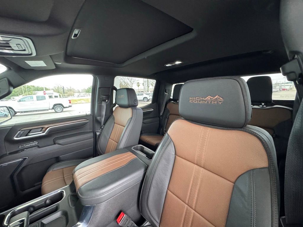 Used 2025 Chevrolet Silverado 1500 High Country AWD/4WD image 14