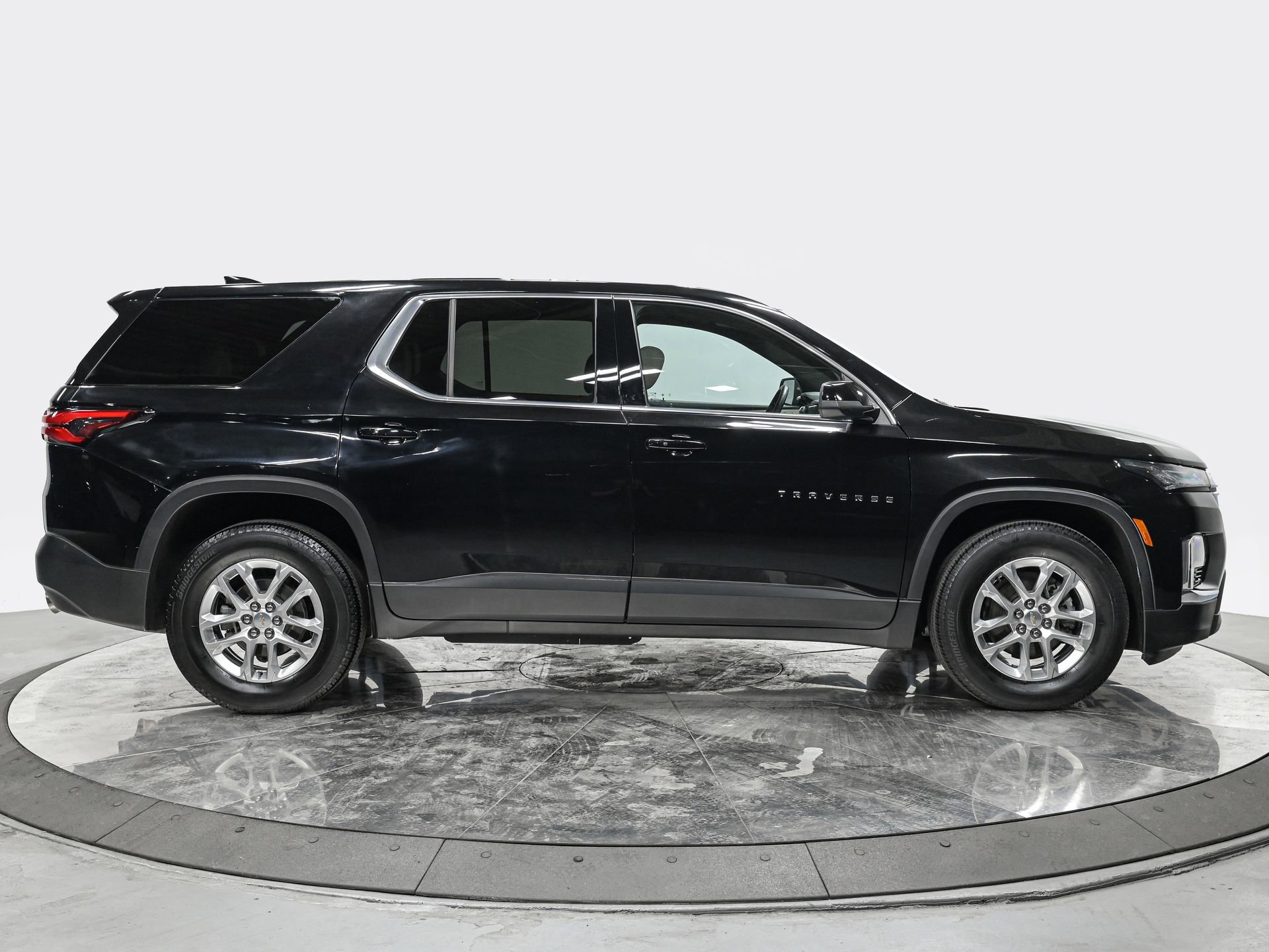 Used 2023 Chevrolet Traverse LS w/ LPO, Floor Liner Package AWD/4WD image 8
