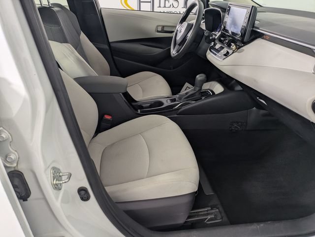 Used 2022 Toyota Corolla LE FWD image 29
