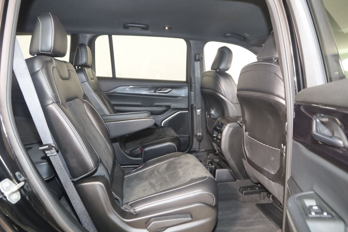 Used 2021 Jeep Grand Cherokee L Laredo AWD/4WD image 13