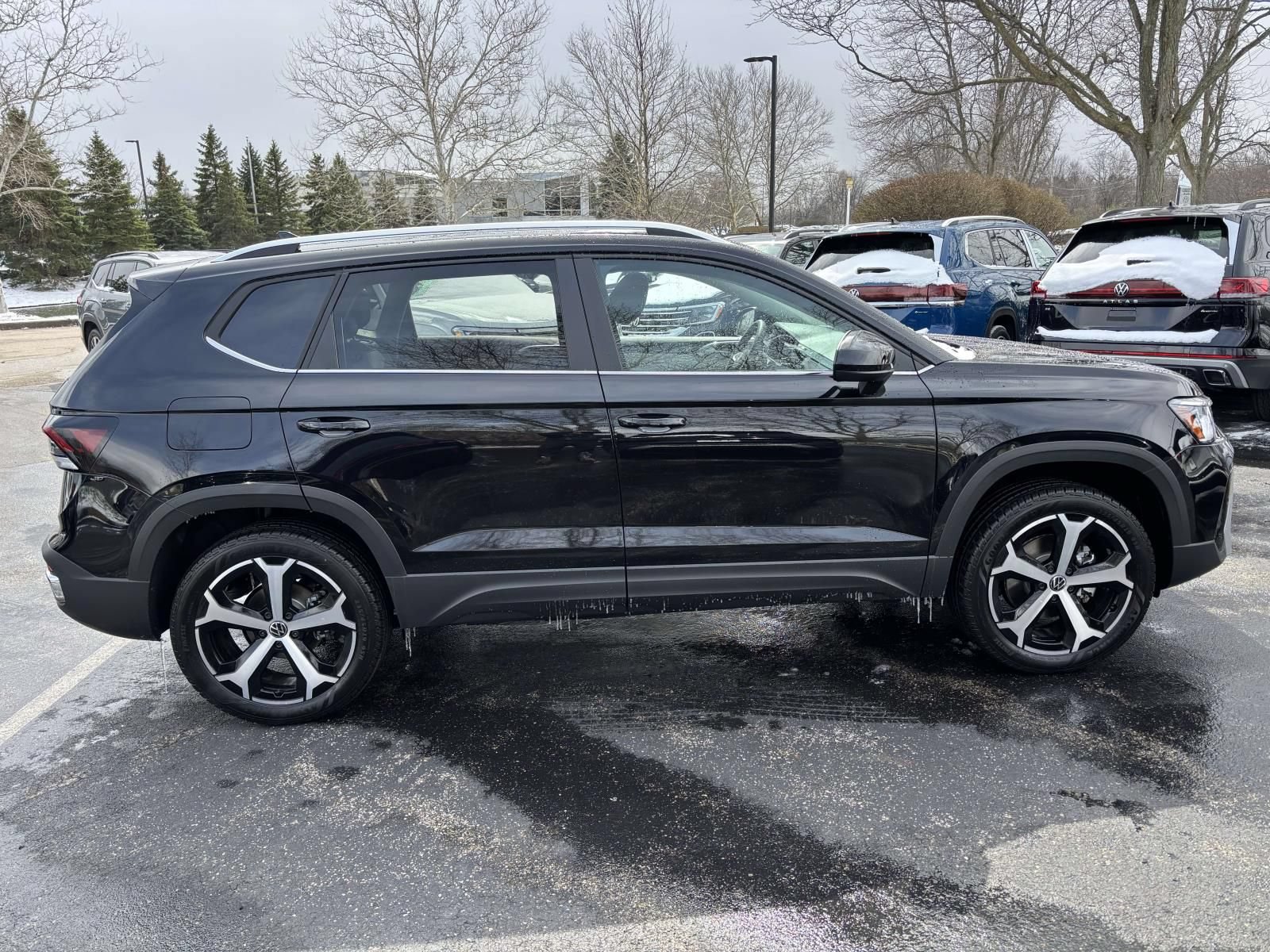 New 2026 Volkswagen Taos SEL AWD/4WD image 4