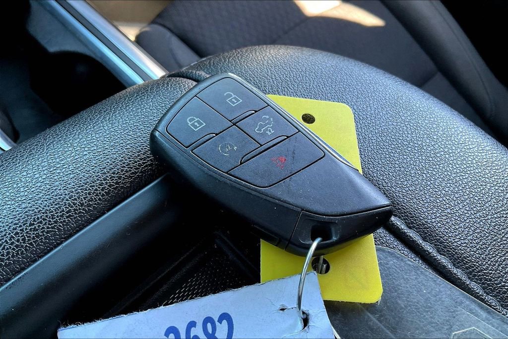 Used 2022 Chevrolet Silverado 1500 LT image 10