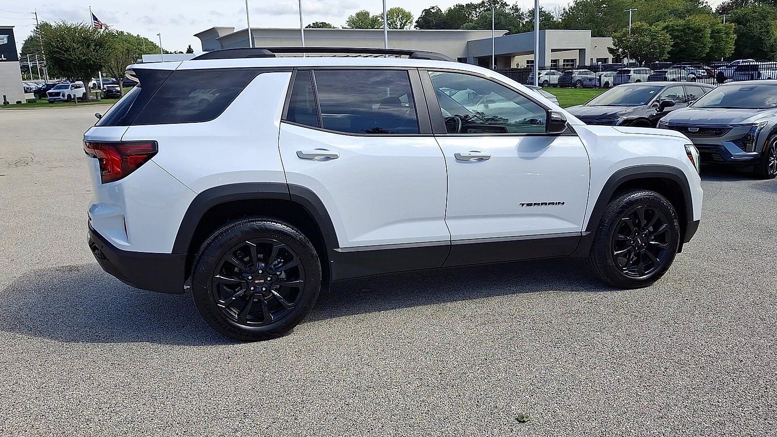 Used 2025 GMC Terrain Elevation w/ Black Edition AWD/4WD image 9