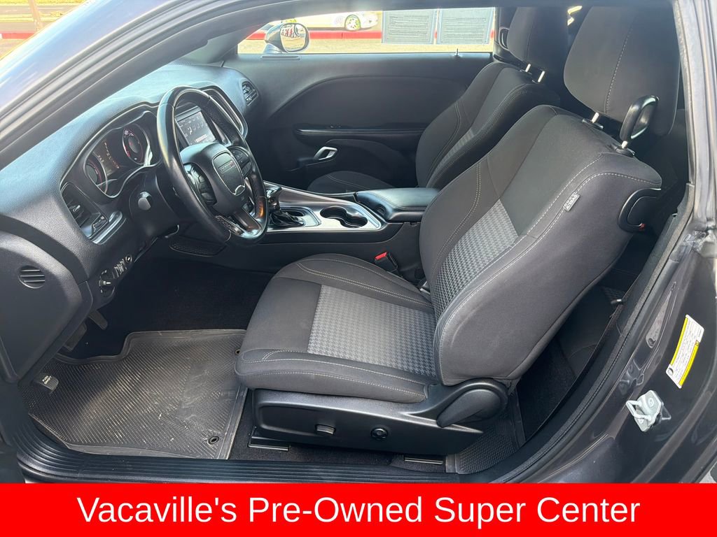 Used 2021 Dodge Challenger SXT RWD image 9