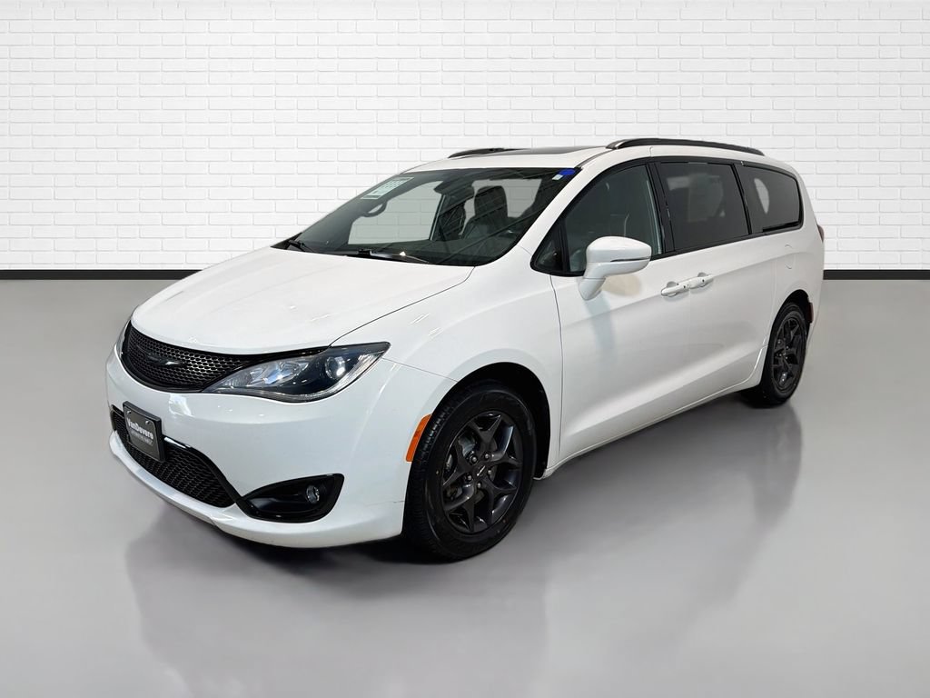 Used 2019 Chrysler Pacifica Limited w/ S Appearance Package FWD image 5