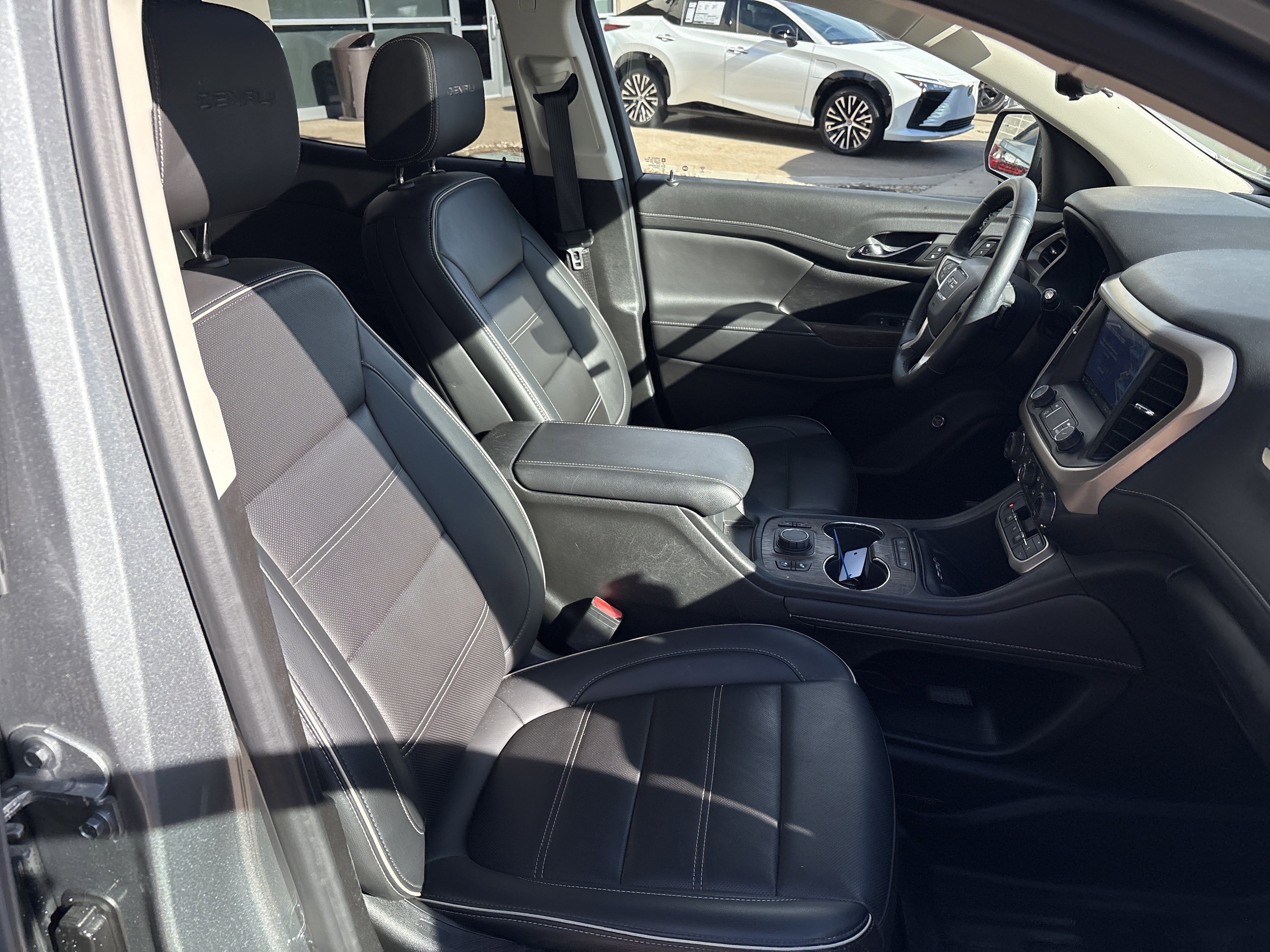 Used 2023 GMC Acadia Denali w/ Denali Technology Package image 32