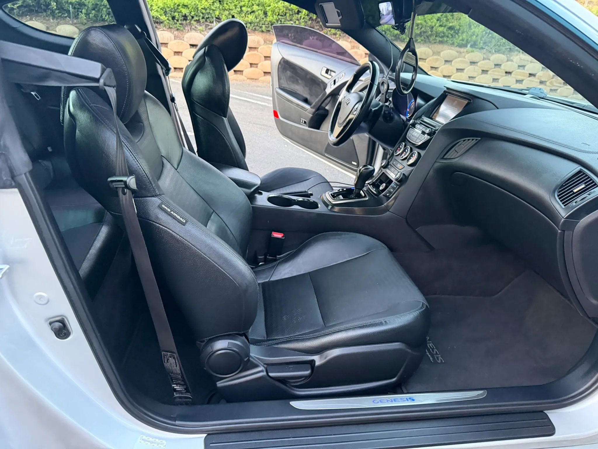 Used 2014 Hyundai Genesis 3.8 image 17