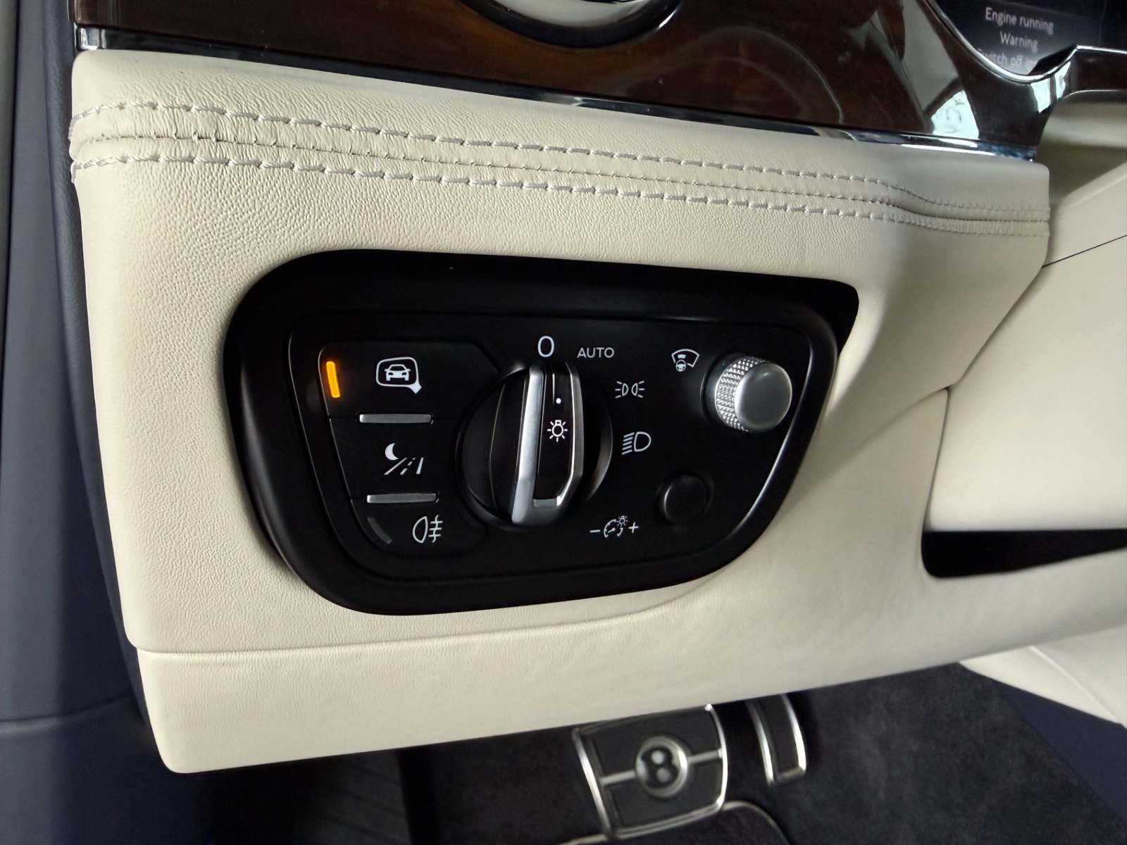 Used 2023 Bentley Bentayga Extended Wheelbase image 42