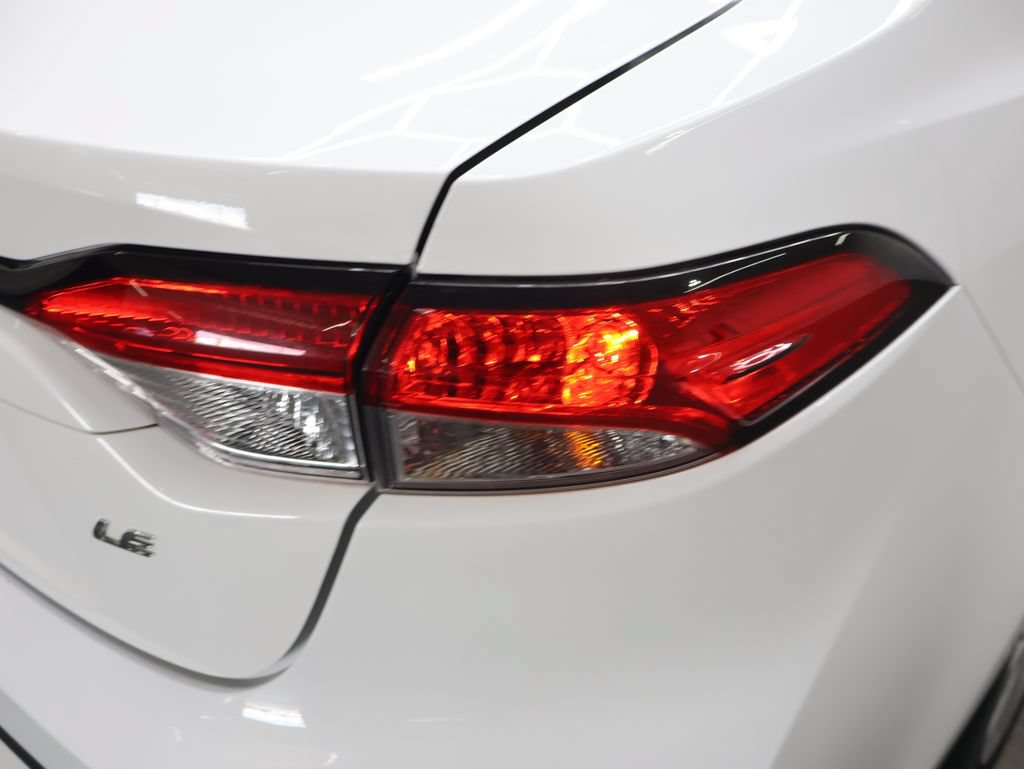 Used 2022 Toyota Corolla LE FWD image 31