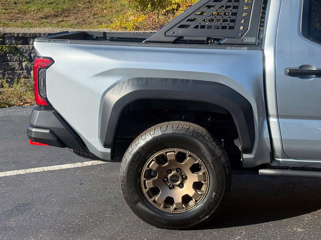 Certified 2025 Toyota Tacoma 4x4 Double Cab Hybrid image 9