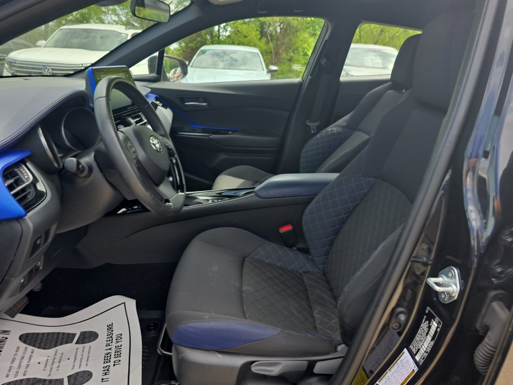 Used 2021 Toyota C-HR XLE FWD image 10