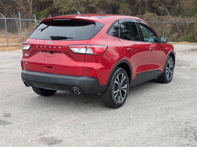 Used 2021 Ford Escape SE w/ SE Sport Appearance Package image 3