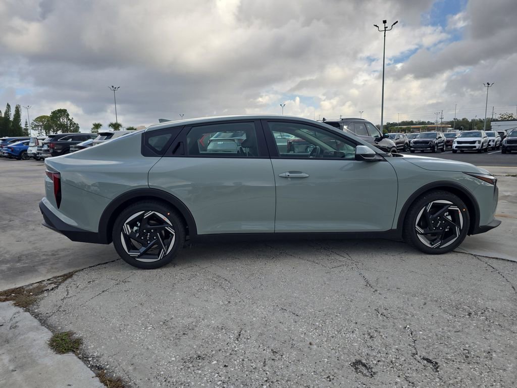 New 2025 Kia K4 EX image 9