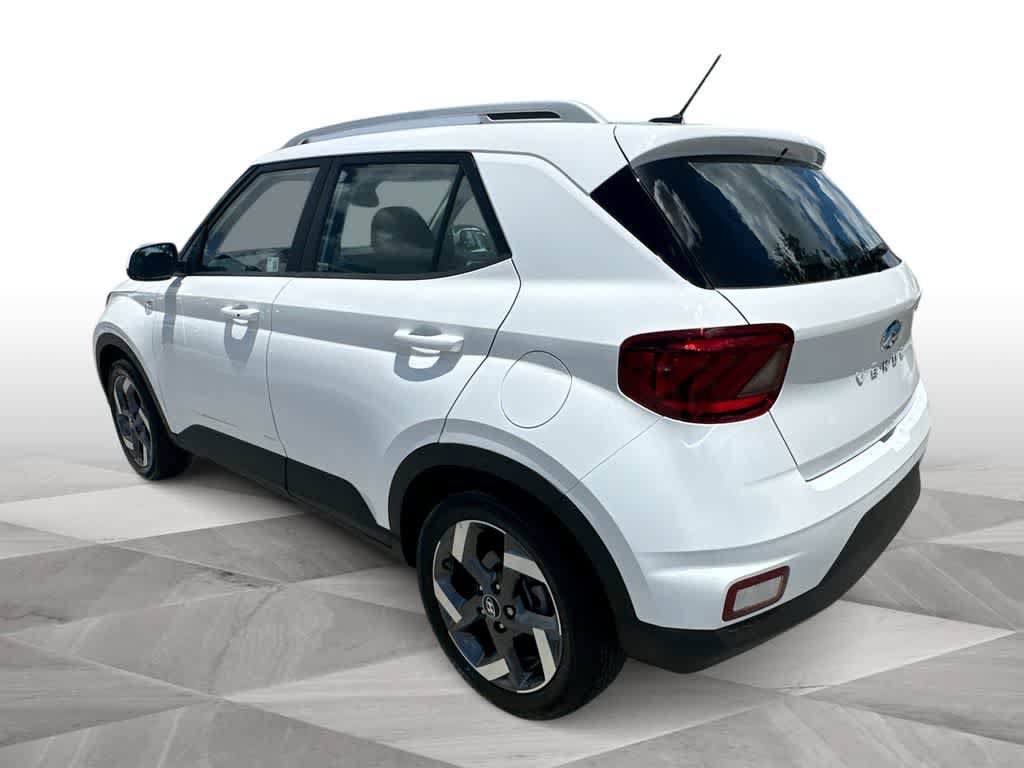 Used 2025 Hyundai Venue SEL FWD image 6