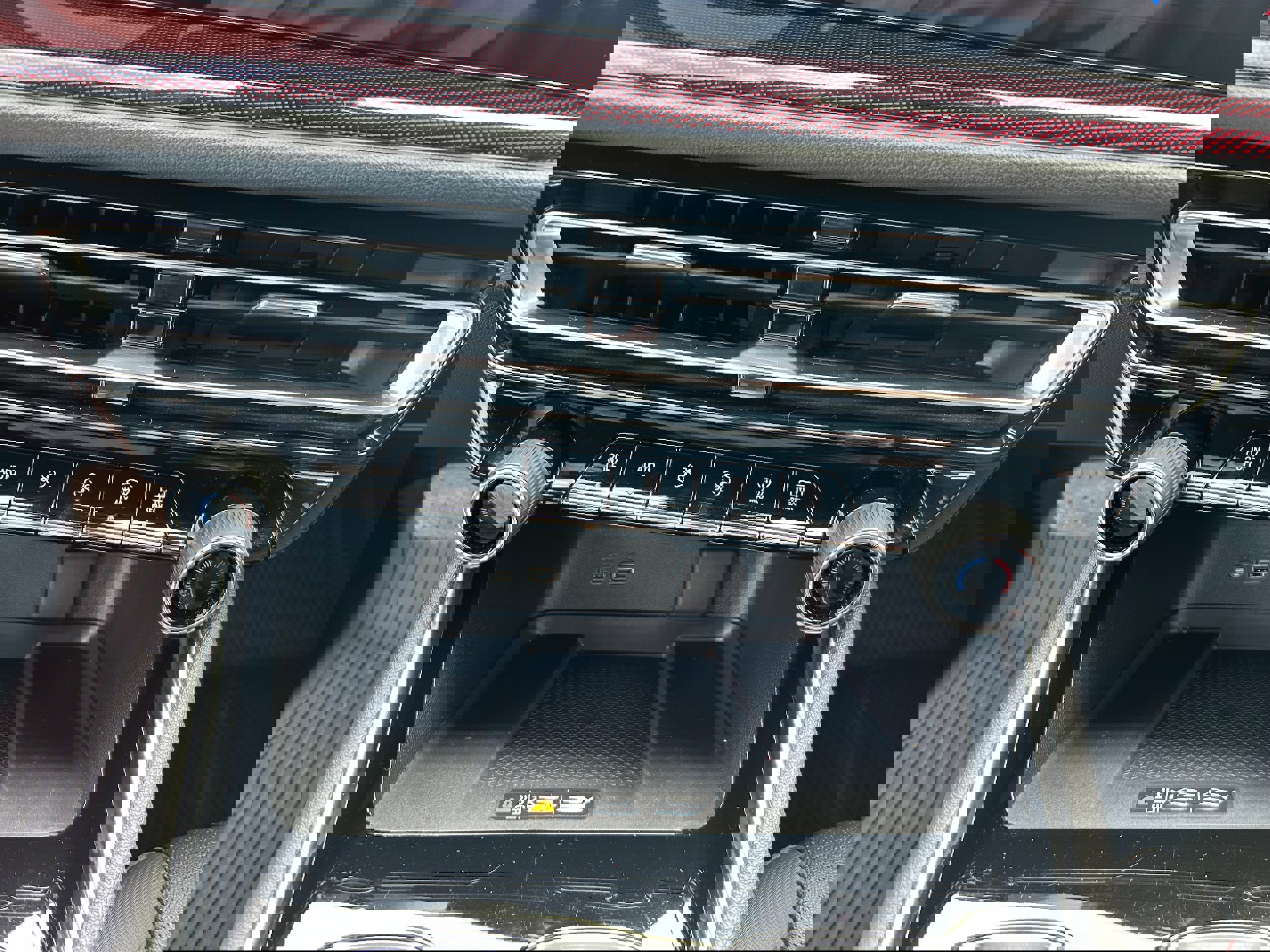 Used 2024 Chevrolet Traverse Z71 w/ Enhanced Driving Package AWD/4WD image 28