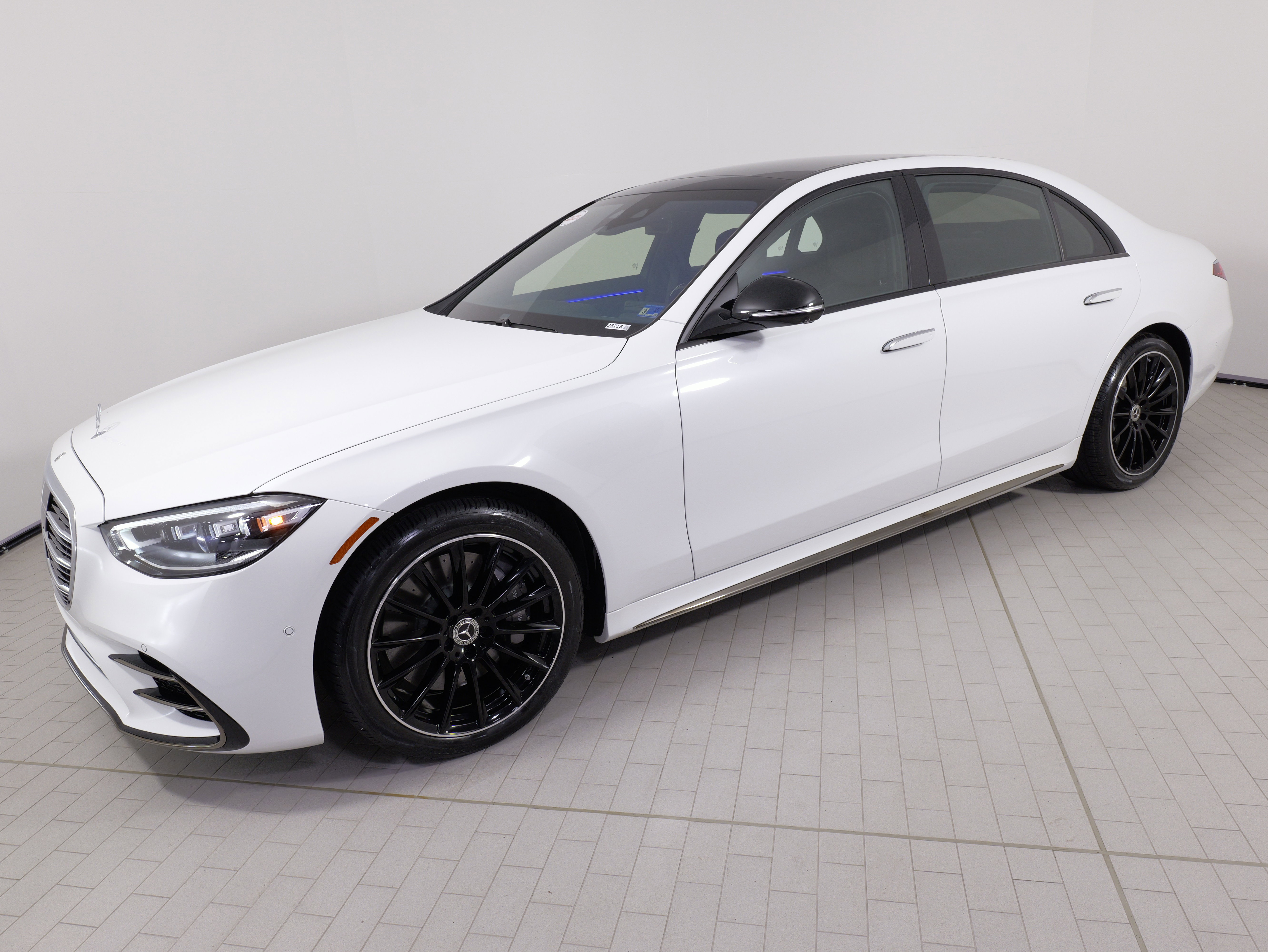 Used 2025 Mercedes-Benz S 580 4MATIC Sedan image 3