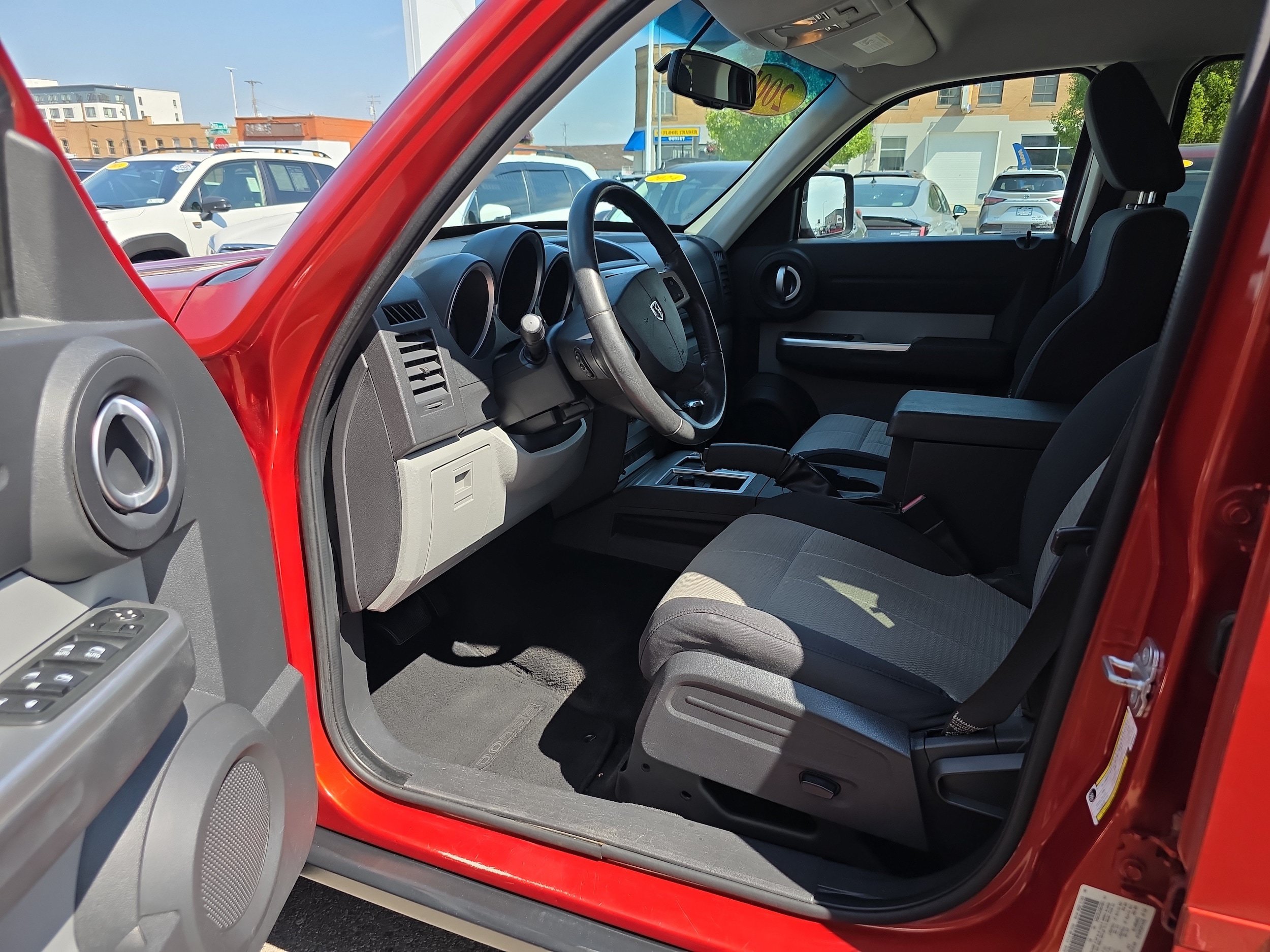 Used 2007 Dodge Nitro SLT AWD/4WD image 2