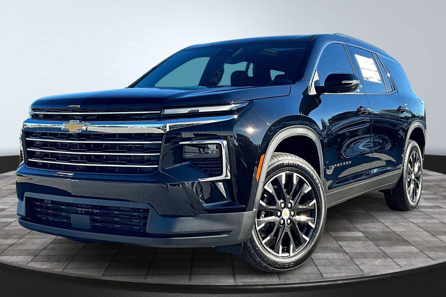 New 2026 Chevrolet Traverse LT w/ Sun and Wheel Package