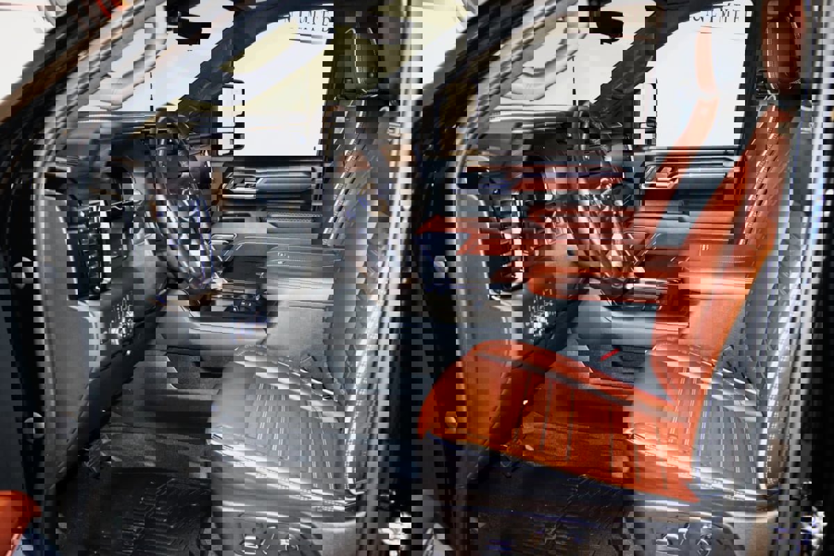 Used 2024 GMC Sierra 3500 Denali Ultimate image 48