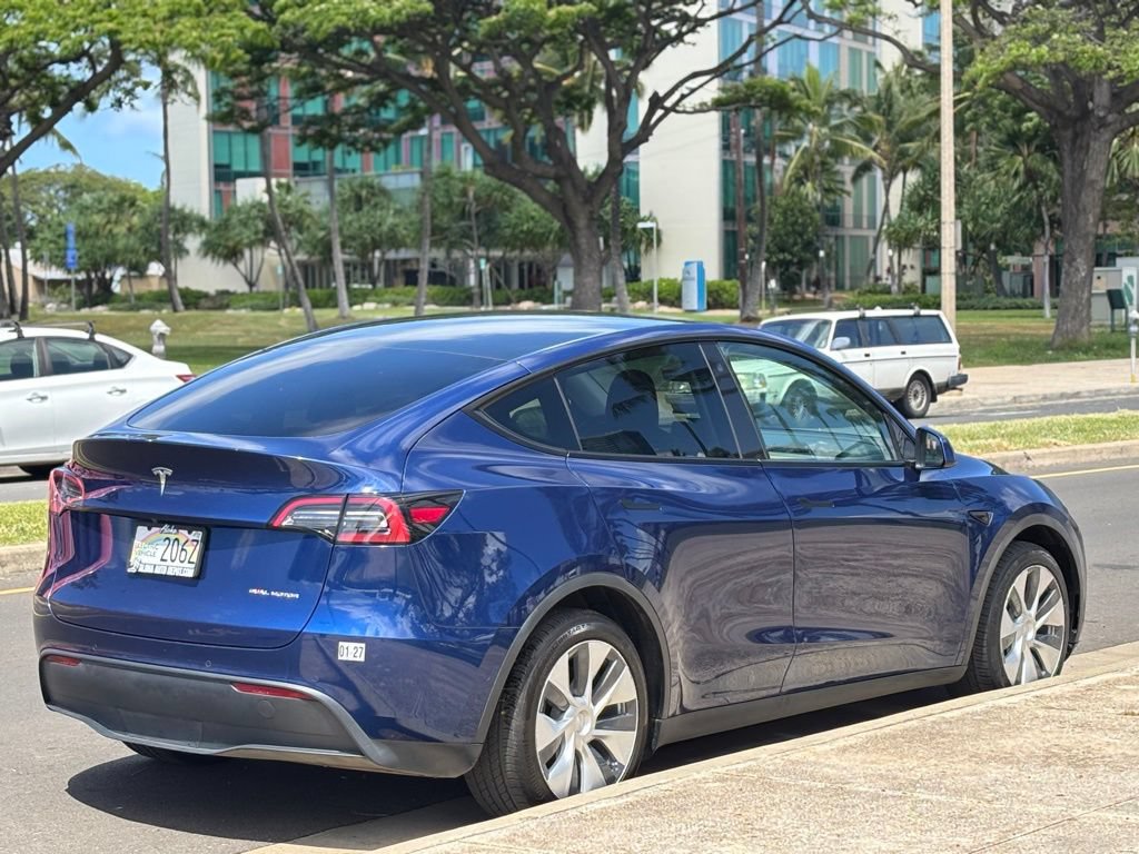 Used 2022 Tesla Model Y Long Range AWD/4WD image 5