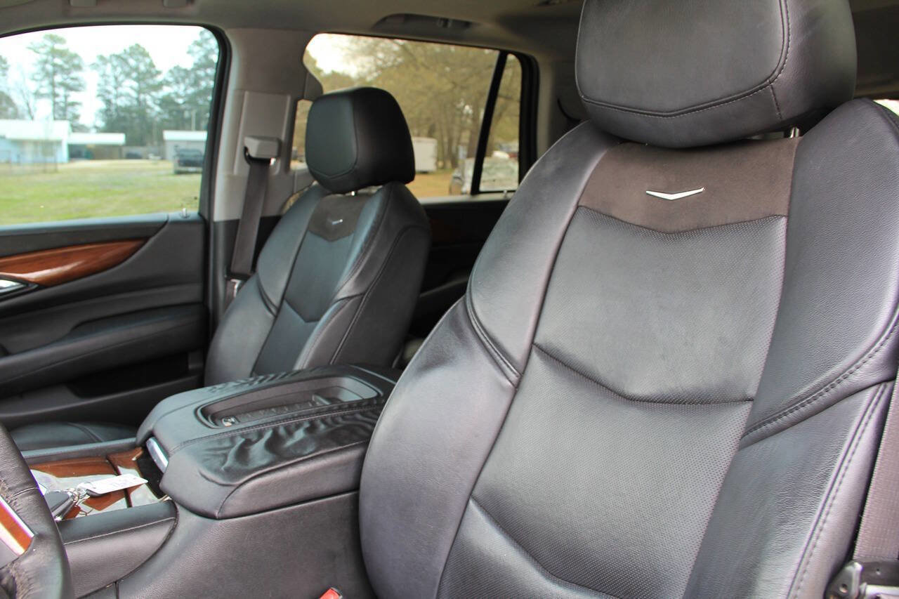 Used 2017 Cadillac Escalade Luxury AWD/4WD image 23