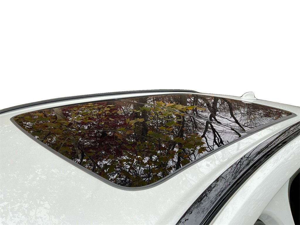 Certified 2023 Volvo XC60 B5 Plus w/ Climate Package image 14