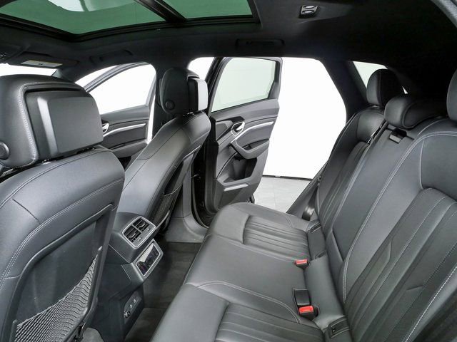 Certified 2022 Audi e-tron Premium Plus w/ Premium Plus Package image 22